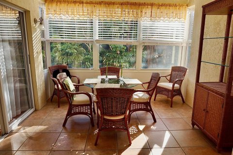 Condo in Stuart, Florida, 2 bedrooms  № 1073681 - photo 11