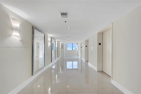 Condominio en venta en Miami, Florida, 50.17 m2 № 1400204 - foto 18