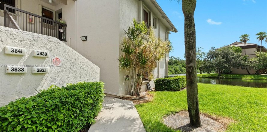 Condominio en Coconut Creek, Florida, 3 dormitorios  № 1291314