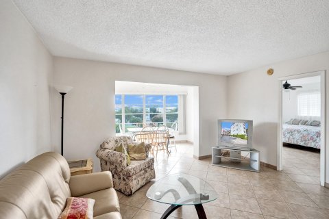 Condo in Lauderdale Lakes, Florida, 2 bedrooms  № 1031901 - photo 28