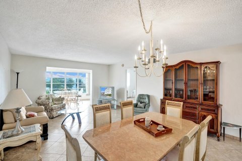 Condo in Lauderdale Lakes, Florida, 2 bedrooms  № 1031901 - photo 29