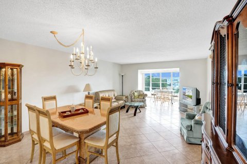 Condo in Lauderdale Lakes, Florida, 2 bedrooms  № 1031901 - photo 30