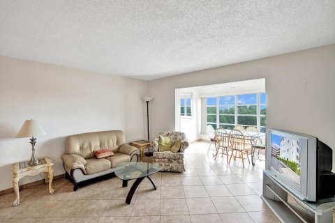 Condo in Lauderdale Lakes, Florida, 2 bedrooms  № 1031901 - photo 27