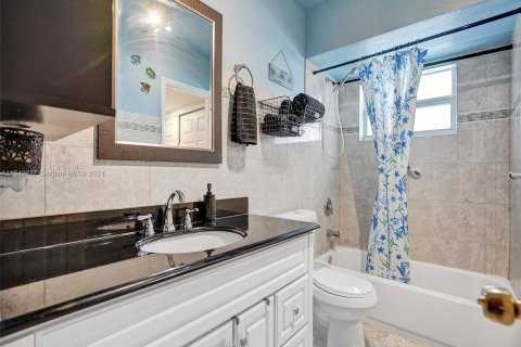 Condo in Lauderdale Lakes, Florida, 1 bedroom  № 1046986 - photo 23