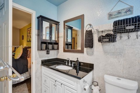 Condo in Lauderdale Lakes, Florida, 1 bedroom  № 1046986 - photo 22