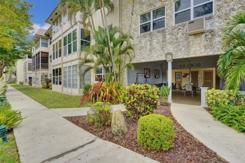 Condo in Lauderdale Lakes, Florida, 1 bedroom  № 1046986 - photo 25