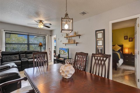 Condo in Lauderdale Lakes, Florida, 1 bedroom  № 1046986 - photo 5