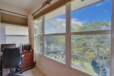 Condo in Lauderdale Lakes, Florida, 1 bedroom  № 1046986 - photo 10