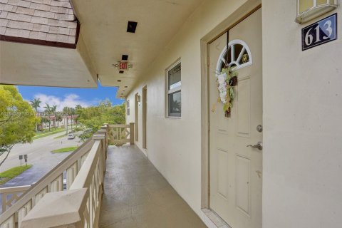 Condo in Lauderdale Lakes, Florida, 1 bedroom  № 1046986 - photo 24