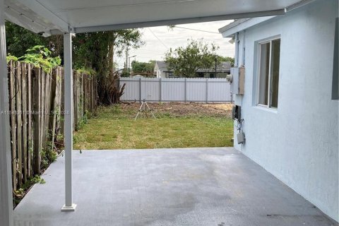 House in Cooper City, Florida 3 bedrooms, 153.66 sq.m. № 1046941 - photo 5
