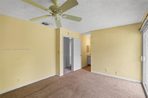 Condo in Tamarac, Florida, 2 bedrooms  № 1332615 - photo 20