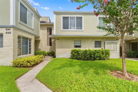 Condo in Tamarac, Florida, 2 bedrooms  № 1332615 - photo 1