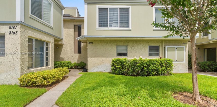 Condo in Tamarac, Florida, 2 bedrooms  № 1332615