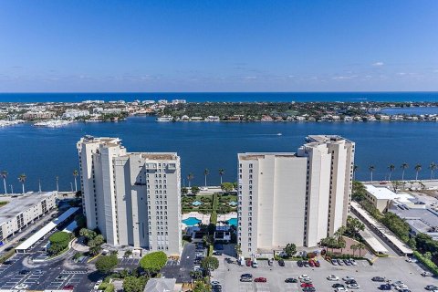 Condo in West Palm Beach, Florida, 1 bedroom  № 1059211 - photo 1