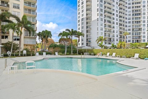 Condo in West Palm Beach, Florida, 1 bedroom  № 1059211 - photo 4