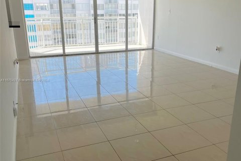 Condominio en venta en Aventura, Florida, 2 dormitorios, 145.39 m2 № 1399457 - foto 4