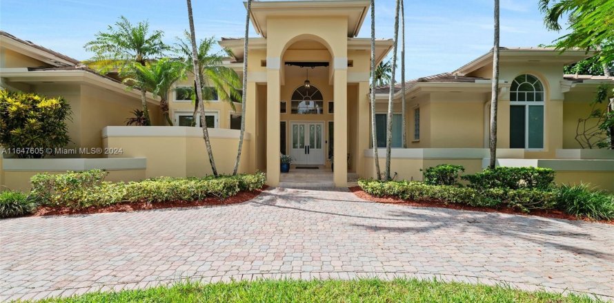 Villa ou maison à Palmetto Bay, Floride 5 chambres, 486.99 m2 № 1331633