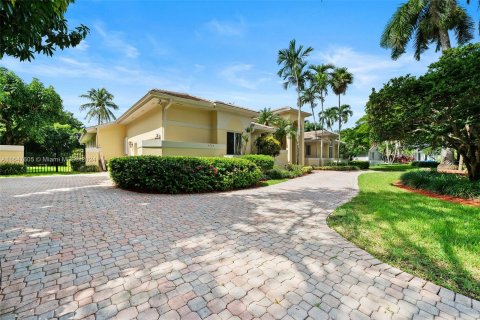 Villa ou maison à vendre à Palmetto Bay, Floride: 5 chambres, 486.99 m2 № 1331633 - photo 2