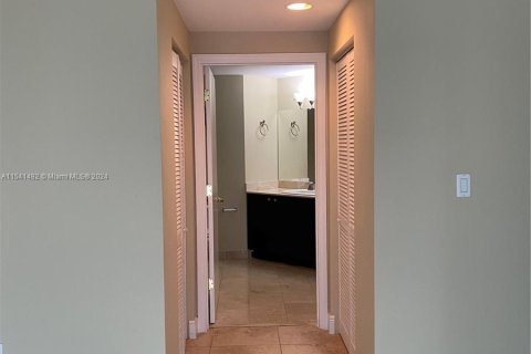 Condominio en venta en Coral Gables, Florida, 2 dormitorios, 106.56 m2 № 1045030 - foto 11