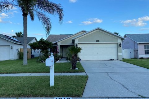 House in Brandon, Florida 3 bedrooms, 127.18 sq.m. № 1383327 - photo 1