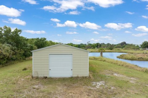 Купить земельный участок в Виро-Бич, Флорида № 1051105 - фото 1