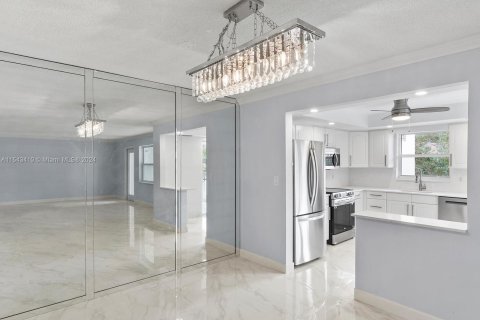 Condominio en venta en Hallandale Beach, Florida, 2 dormitorios, 99.41 m2 № 1043925 - foto 8