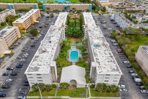 Condominio en venta en Hallandale Beach, Florida, 2 dormitorios, 99.41 m2 № 1043925 - foto 22