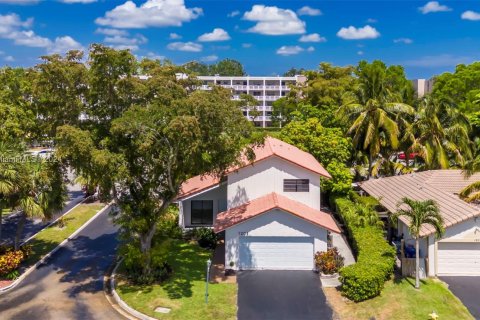 Villa ou maison à vendre à Coral Springs, Floride: 3 chambres, 132.48 m2 № 1227191 - photo 2