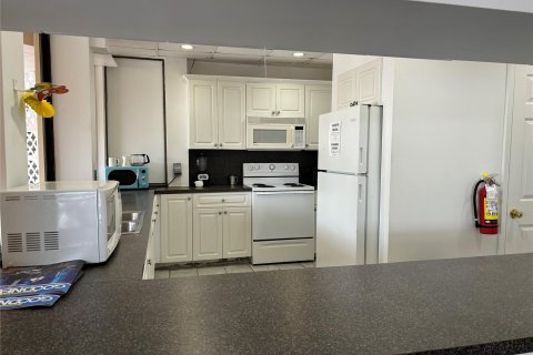 Condo in Sunrise, Florida, 2 bedrooms  № 1227753 - photo 9