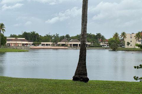 Condominio en venta en Sunrise, Florida, 2 dormitorios, 78.97 m2 № 1227753 - foto 1