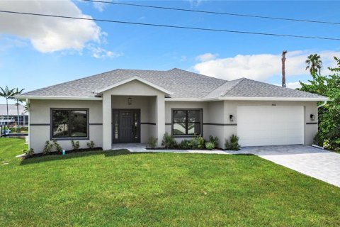 Villa ou maison à vendre à Cape Coral, Floride: 3 chambres, 165.74 m2 № 1304527 - photo 1