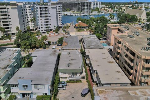 Propiedad comercial en venta en Miami Beach, Florida № 1305987 - foto 26