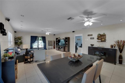 Villa ou maison à vendre à Oakland Park, Floride: 4 chambres, 197.7 m2 № 1060747 - photo 9