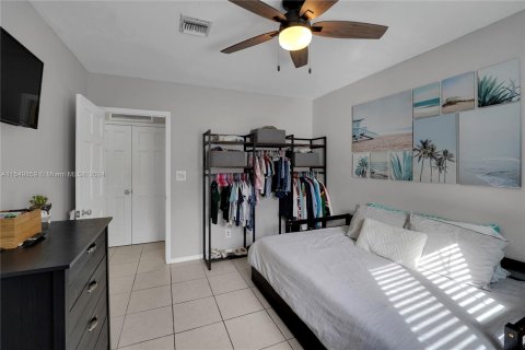 Casa en venta en Oakland Park, Florida, 4 dormitorios, 197.7 m2 № 1060747 - foto 18