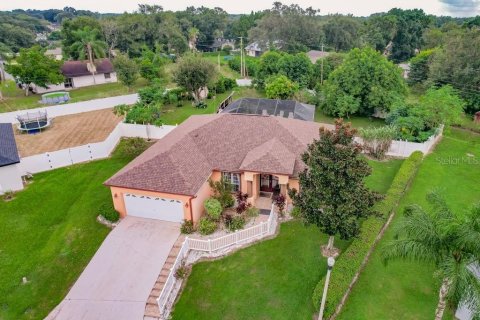 House in Lakeland, Florida 3 bedrooms, 172.71 sq.m. № 1392896 - photo 2