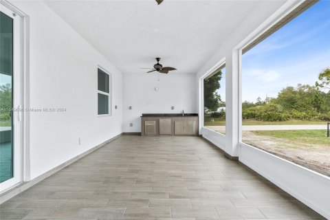 Casa en venta en Lehigh Acres, Florida, 4 dormitorios № 1059660 - foto 30