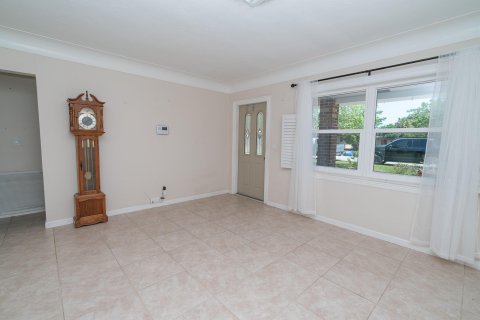 House in Oakland Park, Florida 3 bedrooms, 140.19 sq.m. № 1217264 - photo 25