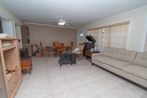 House in Oakland Park, Florida 3 bedrooms, 140.19 sq.m. № 1217264 - photo 14