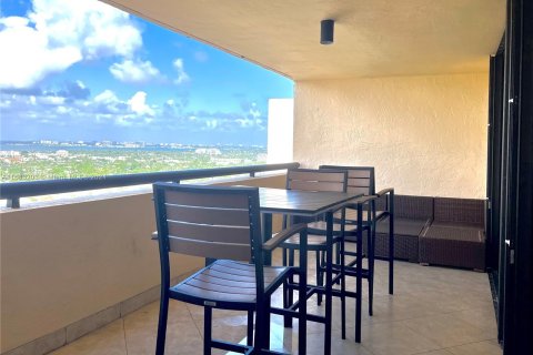 Condominio en venta en Miami Beach, Florida, 2 dormitorios, 82.68 m2 № 1423156 - foto 3