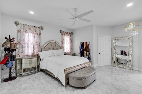 Купить виллу или дом в Майами-Лейкс, Флорида 4 спальни, 194.26м2, № 1050488 - фото 17