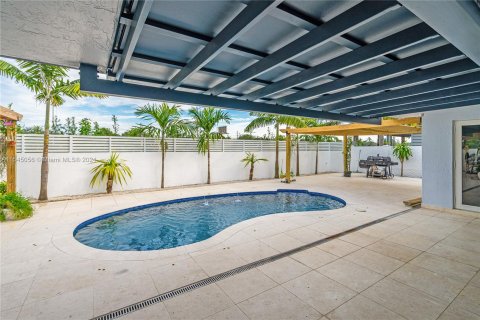 Villa ou maison à vendre à Miami Lakes, Floride: 4 chambres, 194.26 m2 № 1050488 - photo 27