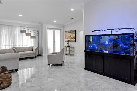 Villa ou maison à vendre à Miami Lakes, Floride: 4 chambres, 194.26 m2 № 1050488 - photo 8