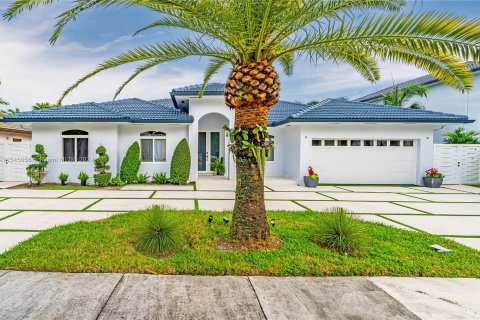 Villa ou maison à vendre à Miami Lakes, Floride: 4 chambres, 194.26 m2 № 1050488 - photo 1