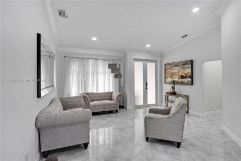 Villa ou maison à vendre à Miami Lakes, Floride: 4 chambres, 194.26 m2 № 1050488 - photo 6