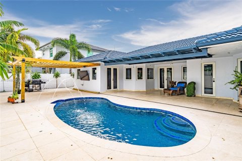 Villa ou maison à vendre à Miami Lakes, Floride: 4 chambres, 194.26 m2 № 1050488 - photo 3