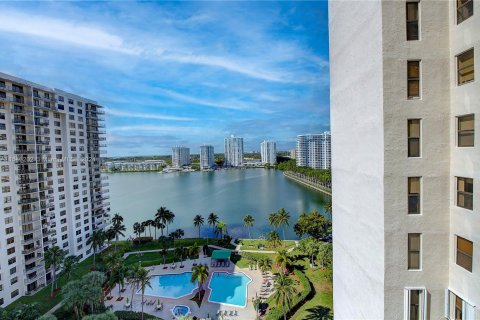 Copropriété à vendre à Aventura, Floride: 3 chambres, 145.95 m2 № 1050528 - photo 1