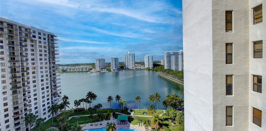 Condo in Aventura, Florida, 3 bedrooms  № 1050528