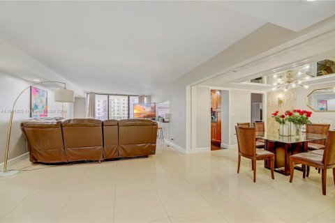 Condo in Aventura, Florida, 3 bedrooms  № 1050528 - photo 4