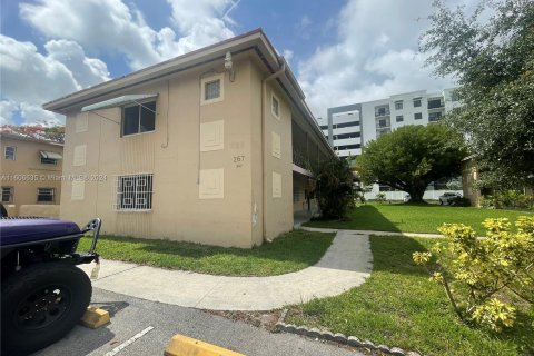 Condominio en venta en Hialeah, Florida № 1227474 - foto 13