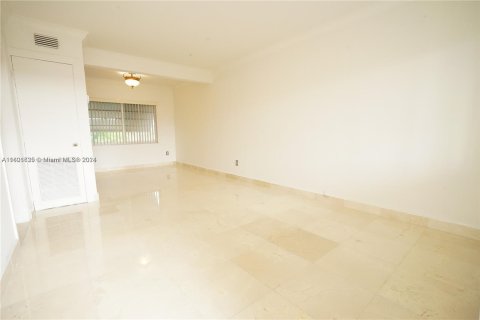 Condominio en venta en Hialeah, Florida № 1227474 - foto 21